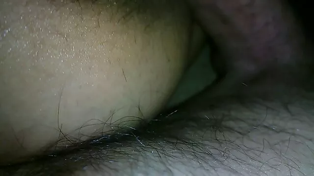 Adulto sem registo  As videos eroticos boafoda irmãs gémeas dormem e brincam com um homem vigoroso.