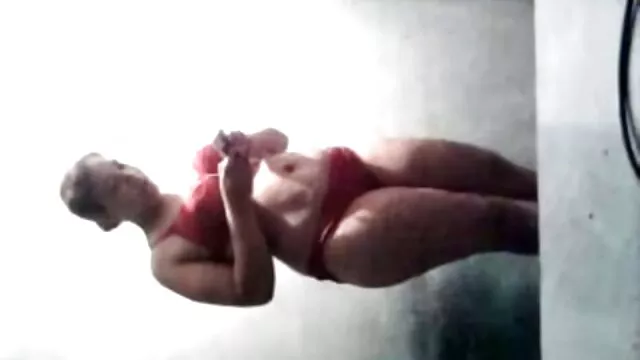 Adulto sem registo  Ele filmou um vídeo de as panteras erótico treino com a mulher.