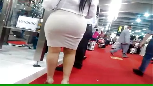 Adulto sem registo  Ela queria foder o rabo e foi ter com o homem popular para filmes eroticos com sexo explicito acordar.