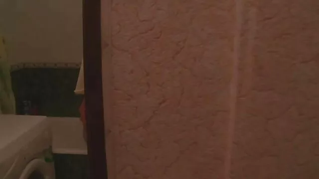 Adulto sem registo  Slim MILF filmes eróticos com cenas de sexo tem uma grande rata de um homem miserável
