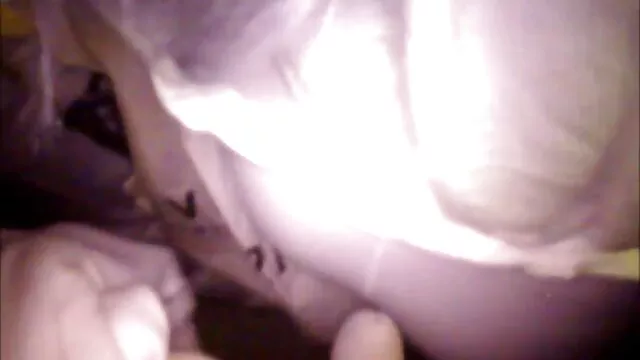 Adulto sem registo  Um homem robusto tem um rabo videos eroticos gravidas suculento pintado de uma cabra flexível de meias cor-de-rosa.