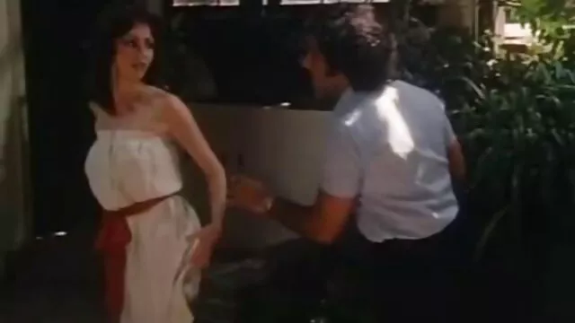 Adulto sem registo  O video erotico para mulheres dono do Jeep fez um carro animado dentro do cesto.