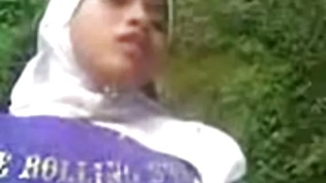 Adulto sem registo  A mulher emotiva videos eroticos de milfs vinga-se do marido a foder com um amigo.