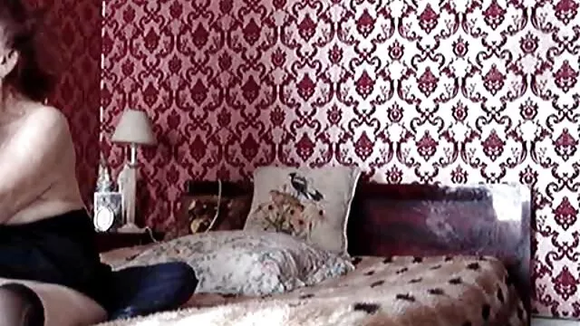 Adulto sem registo  Atrair este homem para uma casa de campo para arranjar um membro negro filme caçada erótica para tentar