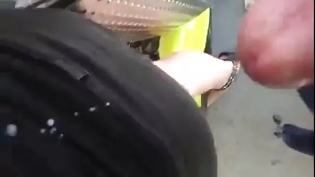 Adulto sem registo  A mulher paga as dívidas videos eroticos estupro do marido com os buracos.