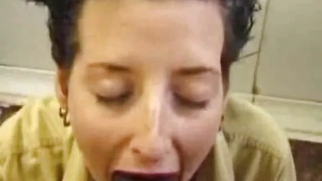 Adulto sem registo  Um rapaz corajoso concordou em fritar um vizinho no filmes eroticos de incesto quarto.